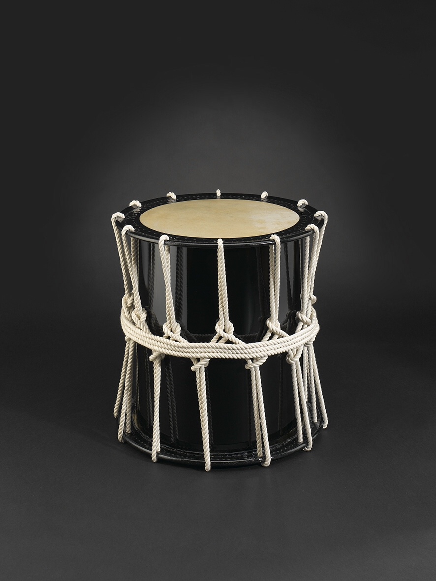 Okedo-Daiko in shiny-black 54cm (850)